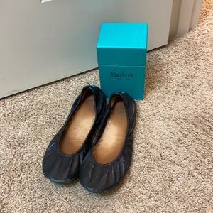 Tieks matte black size 7